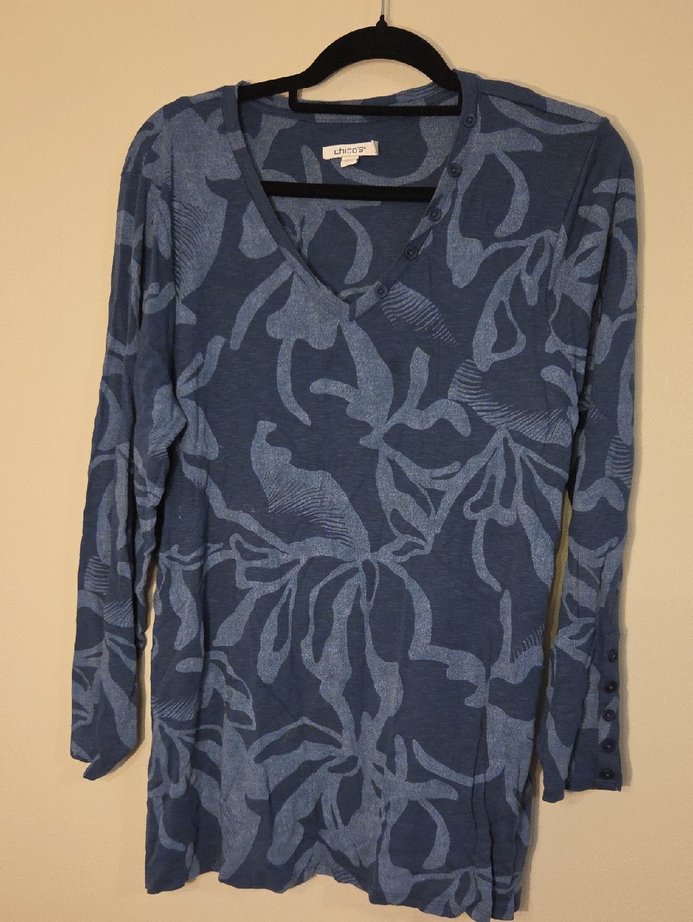 Chico's Blue Floral V-Neck Button-Accent Long Sleeve Top